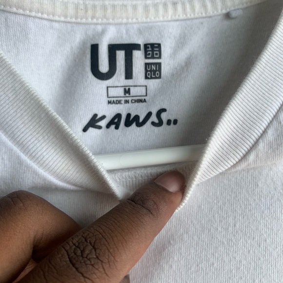 KAWS Uniqlo T Shirt Size M - Picture 3 of 3